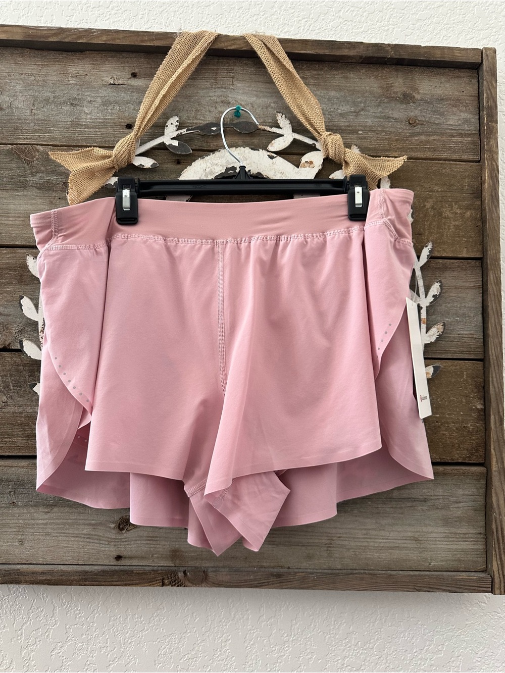 Lululemon Fast and Free HR Split Women's Pink Athletic Shorts XL NWT‎